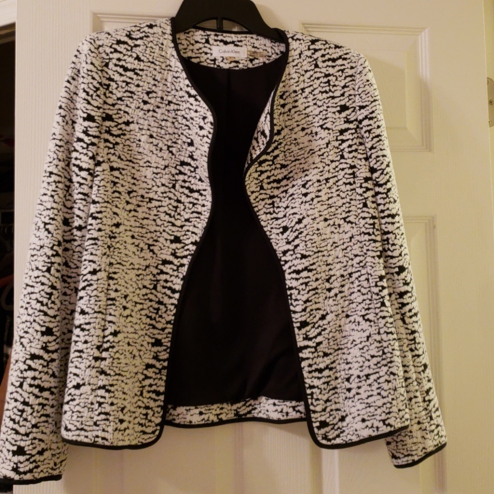Calvin Klein blazer/jacket. Size 4. Black/white.